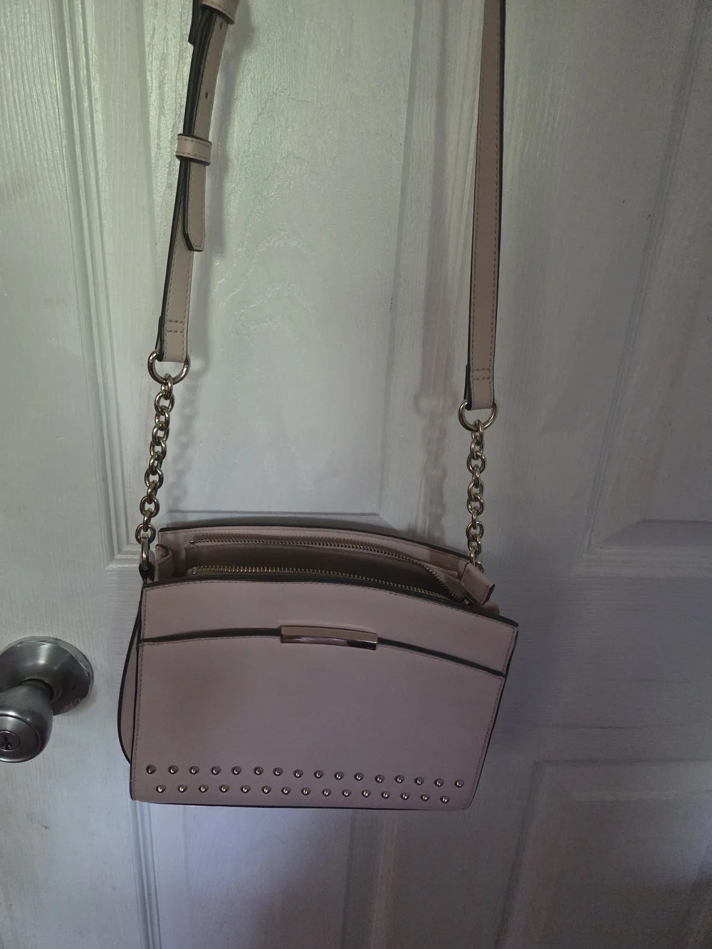 Jennifer Lopez Blush Pink Studded Crossbody Bag with Gold Chain